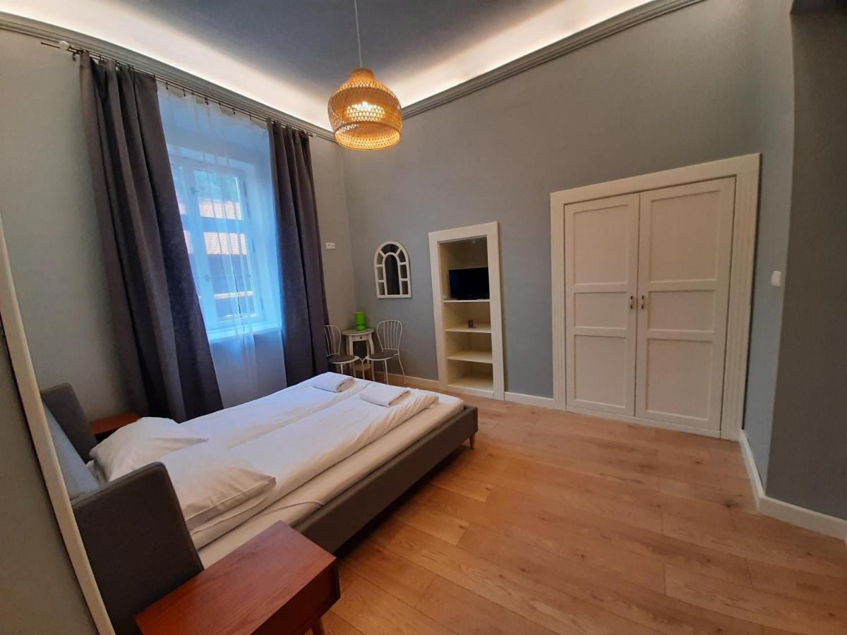 Florianska Gate Luxury Apartments Cracóvia Exterior foto